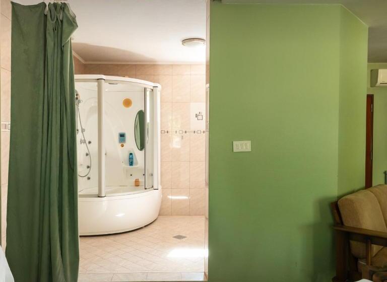 هتل /restaurant Villa Natyra