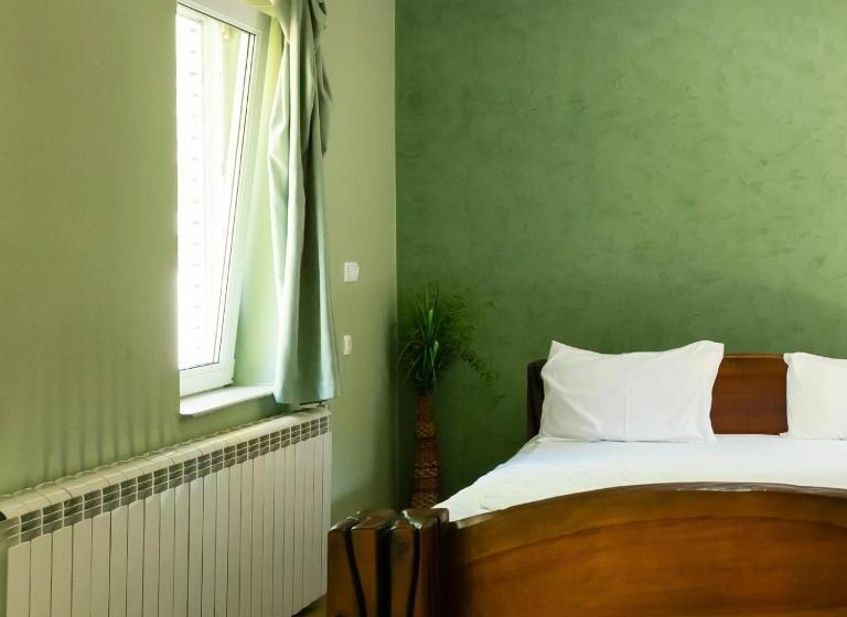 هتل /restaurant Villa Natyra