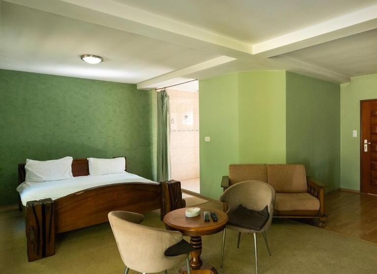 هتل /restaurant Villa Natyra