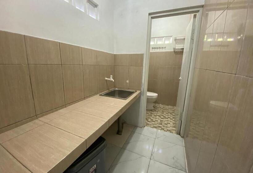 Отель Saraswati Traditional Homestay Temanggung Redpartner