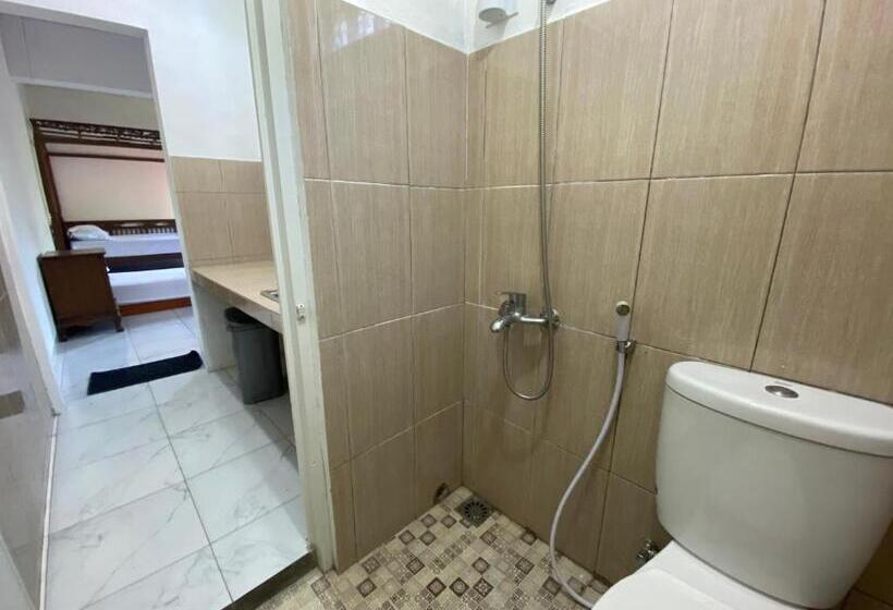 Отель Saraswati Traditional Homestay Temanggung Redpartner