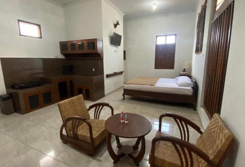 Отель Saraswati Traditional Homestay Temanggung Redpartner