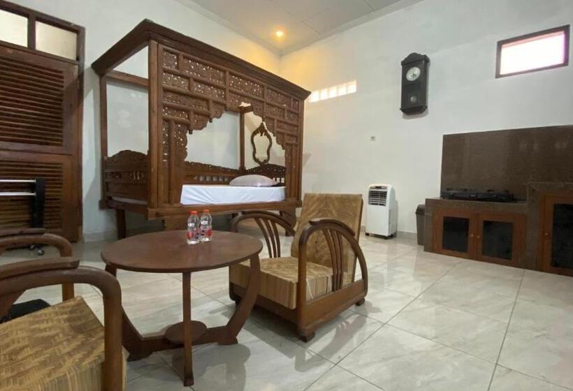 Отель Saraswati Traditional Homestay Temanggung Redpartner