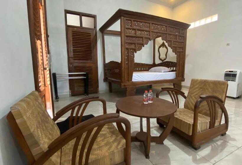 Отель Saraswati Traditional Homestay Temanggung Redpartner