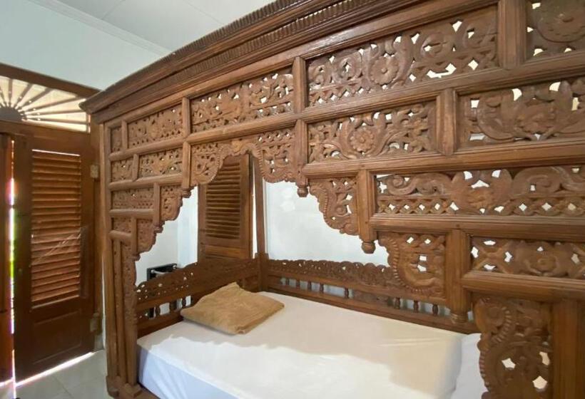 Отель Saraswati Traditional Homestay Temanggung Redpartner