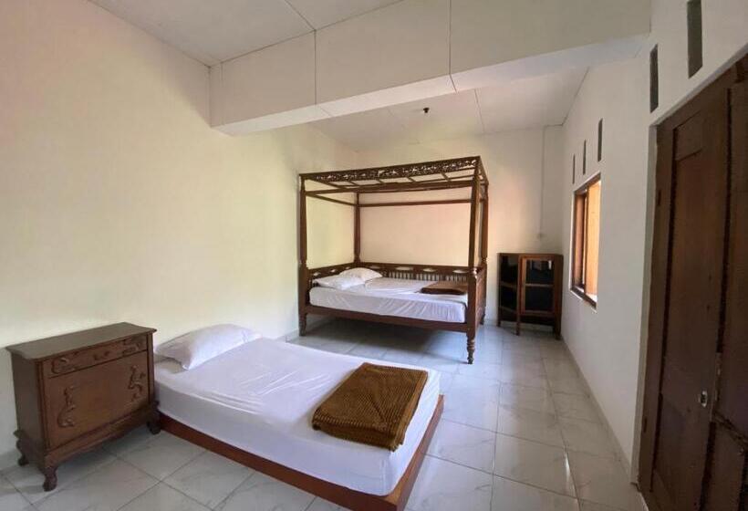 Отель Saraswati Traditional Homestay Temanggung Redpartner