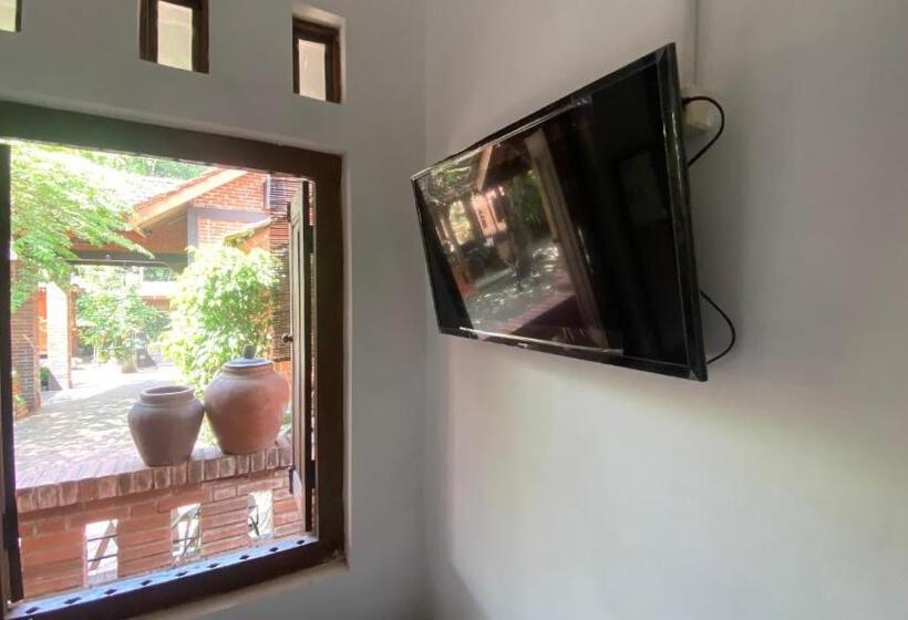 Отель Saraswati Traditional Homestay Temanggung Redpartner