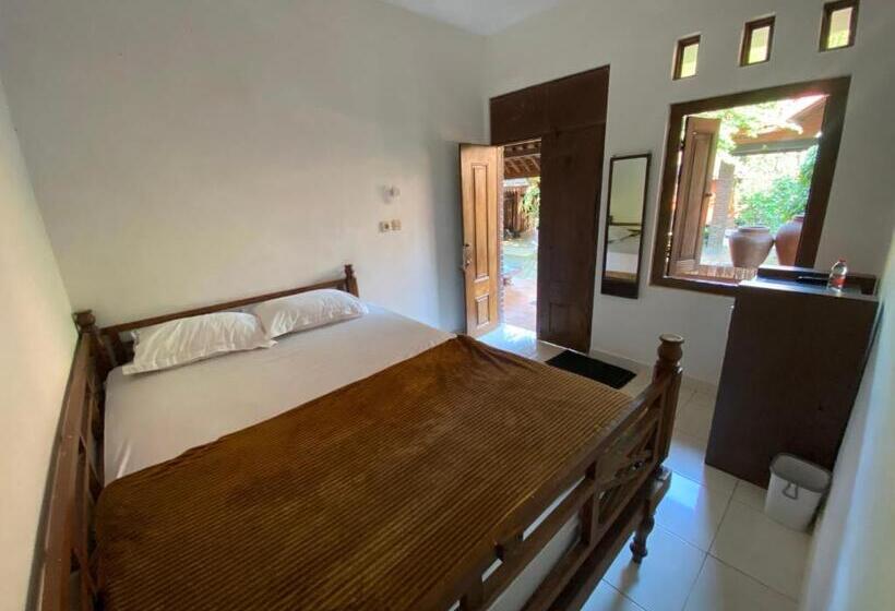 Отель Saraswati Traditional Homestay Temanggung Redpartner