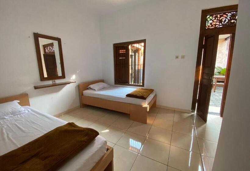 Отель Saraswati Traditional Homestay Temanggung Redpartner