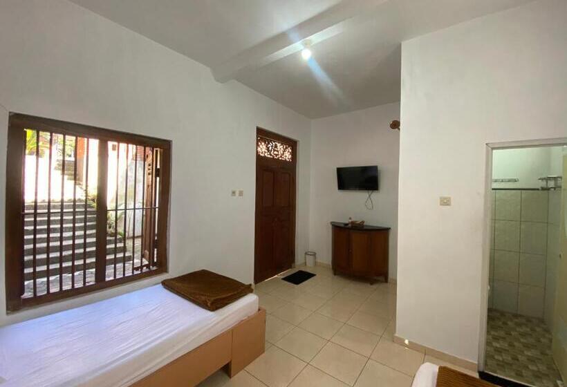 Отель Saraswati Traditional Homestay Temanggung Redpartner