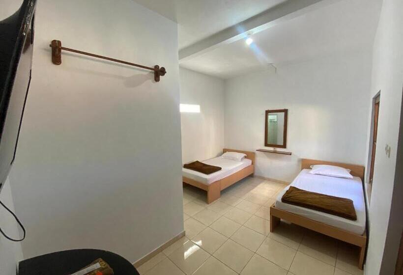 Отель Saraswati Traditional Homestay Temanggung Redpartner