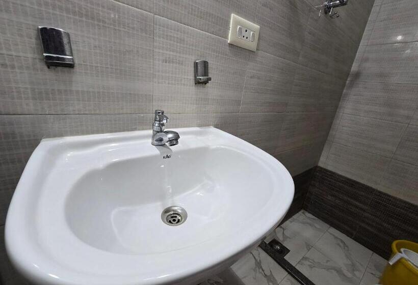 هتل The Sea Walk Beachside Serinity