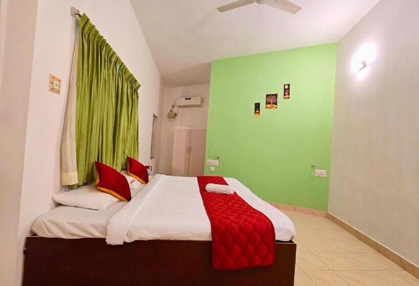 Отель The Sea Walk Beachside Serinity