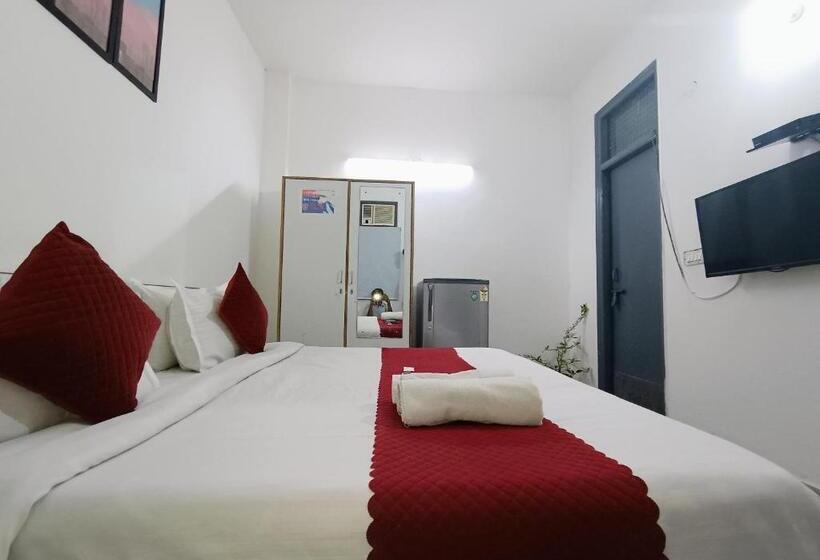 호텔 Hauz Khas Fort View