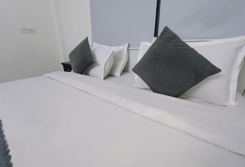 酒店 Hauz Khas Fort View