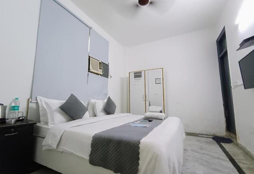 호텔 Hauz Khas Fort View