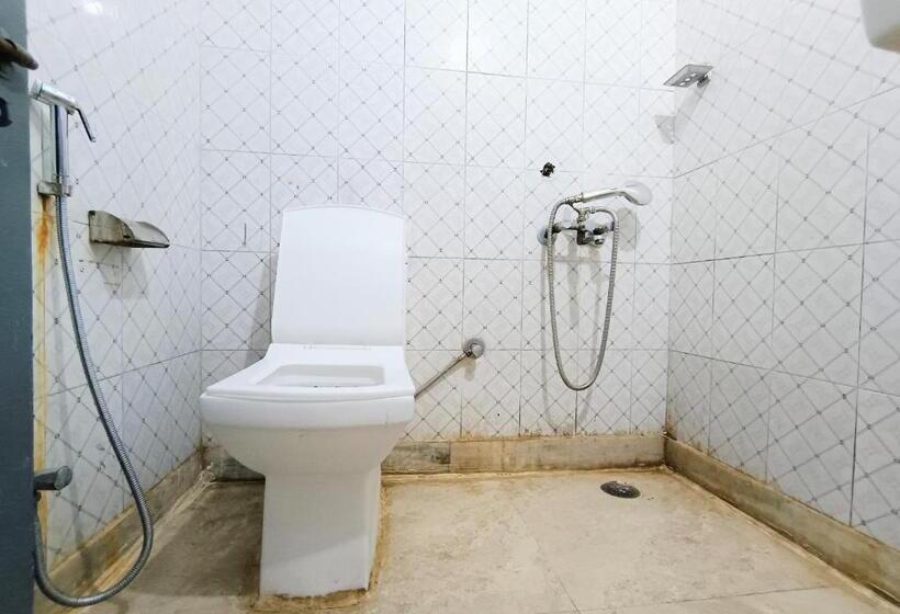 호텔 Hauz Khas Fort View