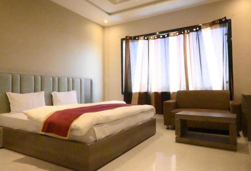 Отель The Ritu S Resort