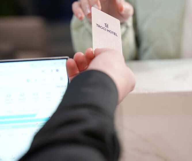 فندق Troci