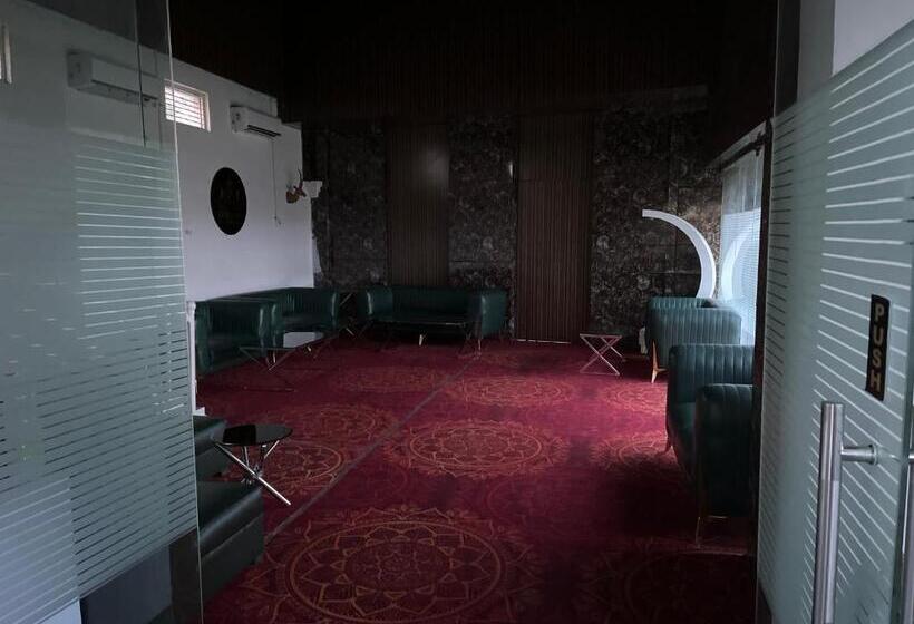 فندق Zoravar Farms