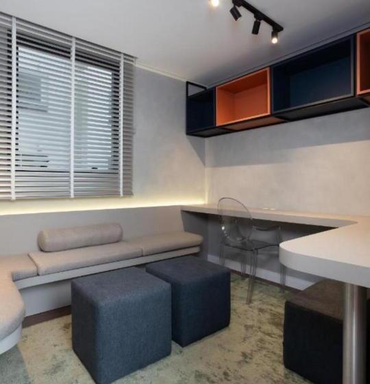 Não Tem Vagas Mais , O Aplicativo Tá Com Bugue E Está Deixando Fazer Reserva, Porém Não Tem Mais Dis