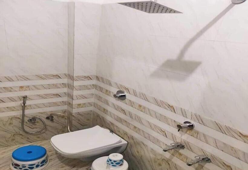 Oyo Hotel Deeksha