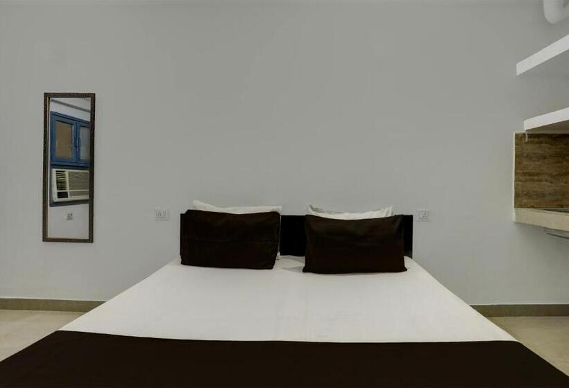 Oyo Hotel Sweet Voilet