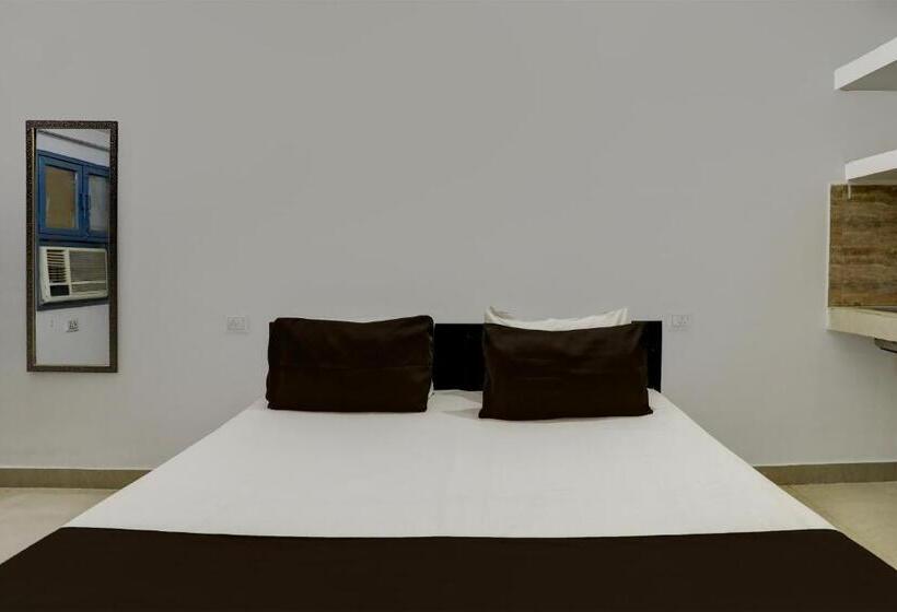 Oyo Hotel Sweet Voilet