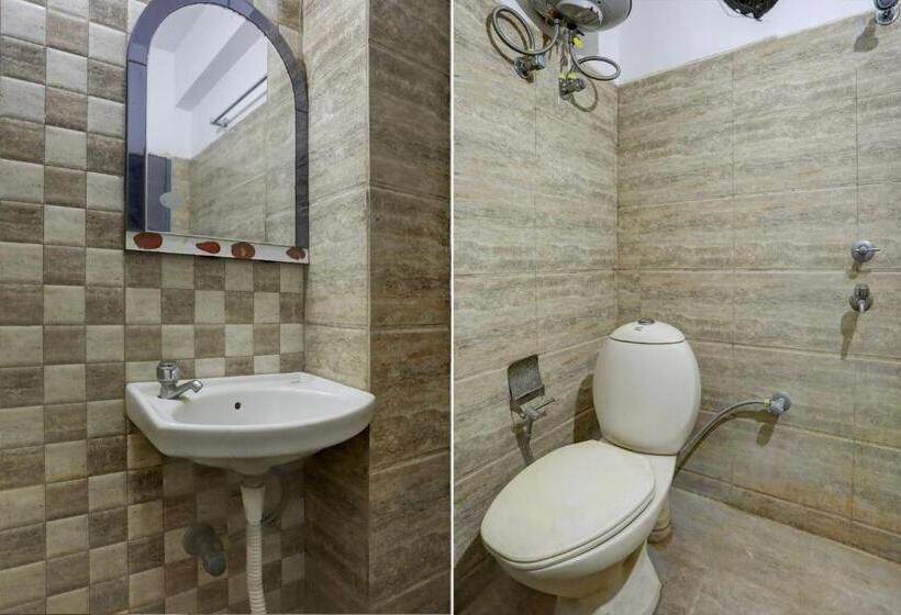 Oyo Hotel Sweet Voilet