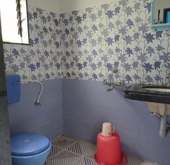 بنسيون Aana Guest House Shiroda