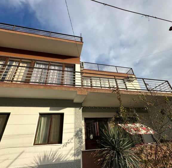 پانسیون Cozy Haven