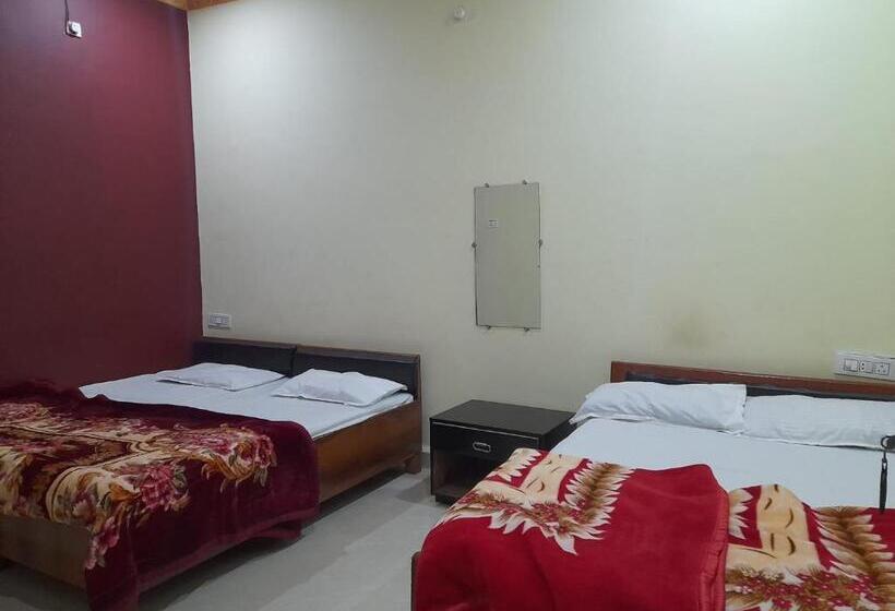 פנסיון Gajanan Guest House