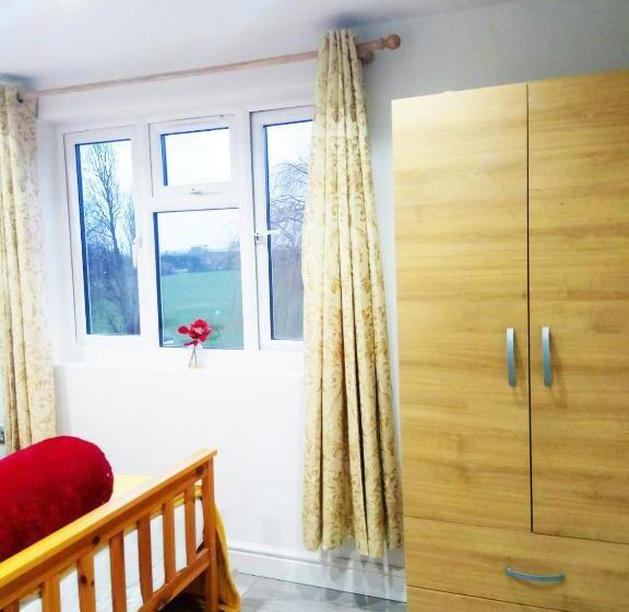 ペンション Goodmayes Park Home