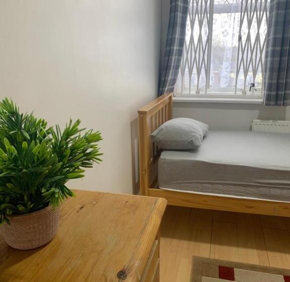 ペンション Goodmayes Park Home