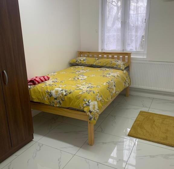 ペンション Goodmayes Park Home