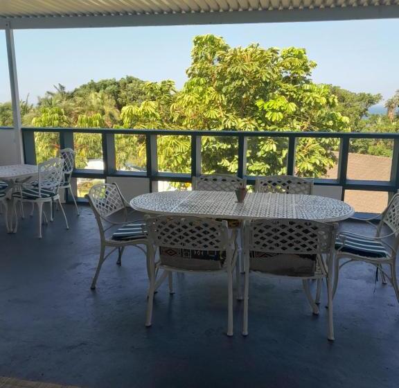 بنسيون Indaba Manor Guesthouse