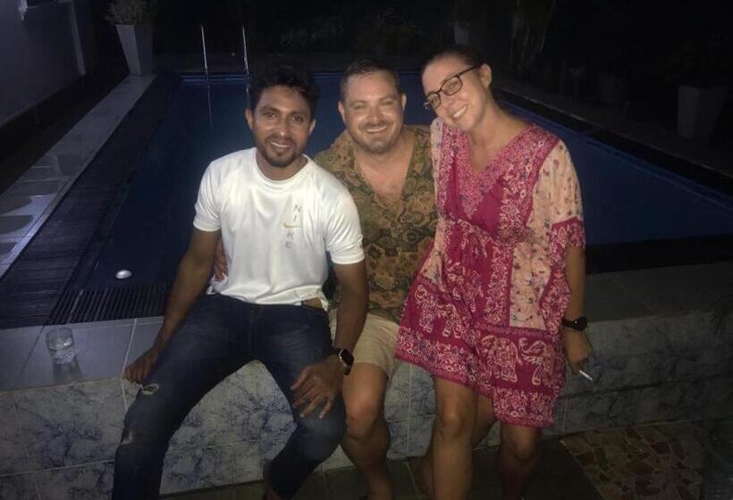 Пансион Kingz And Queenz Negombo