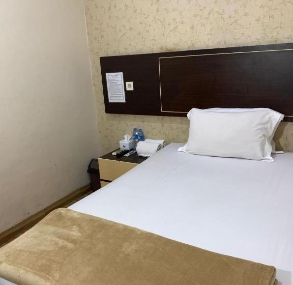 بنسيون Luna Guest House