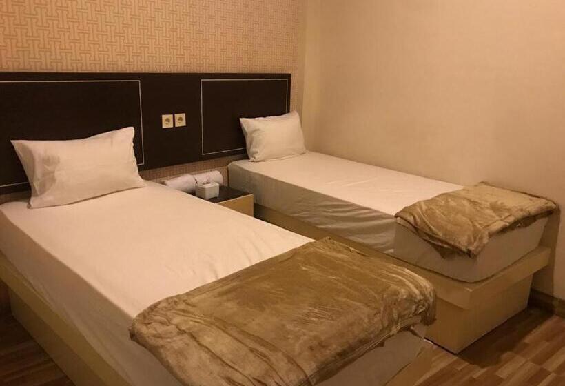 بنسيون Luna Guest House