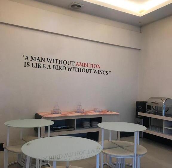 بنسيون Luna Guest House