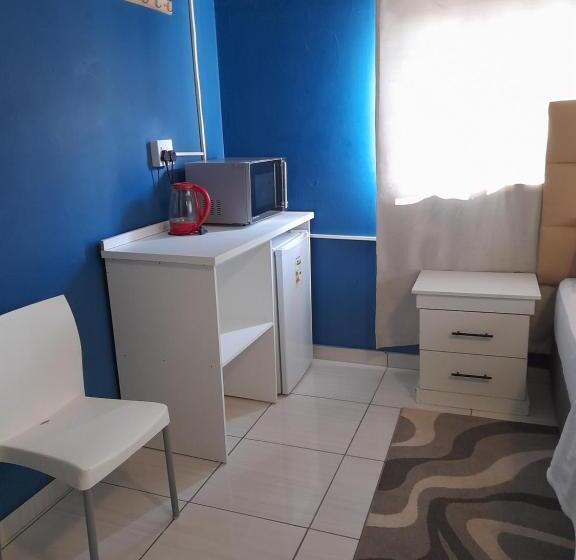 פנסיון Master Palace Guest House   Randfontien