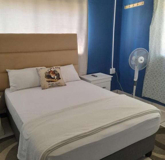 פנסיון Master Palace Guest House   Randfontien