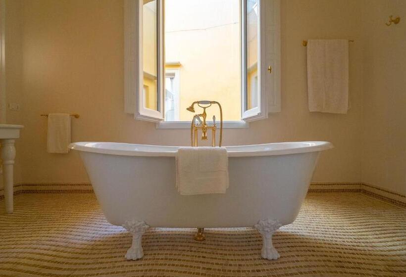 بنسيون Palazzo Matteo