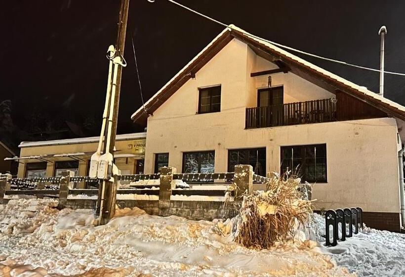 펜션 Penzion U Přehrady