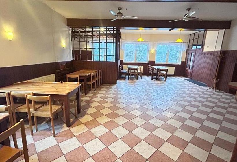 펜션 Penzion U Přehrady