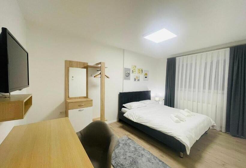 پانسیون Pristinanest