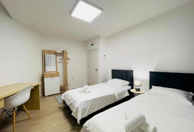 پانسیون Pristinanest