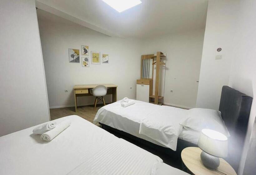 پانسیون Pristinanest