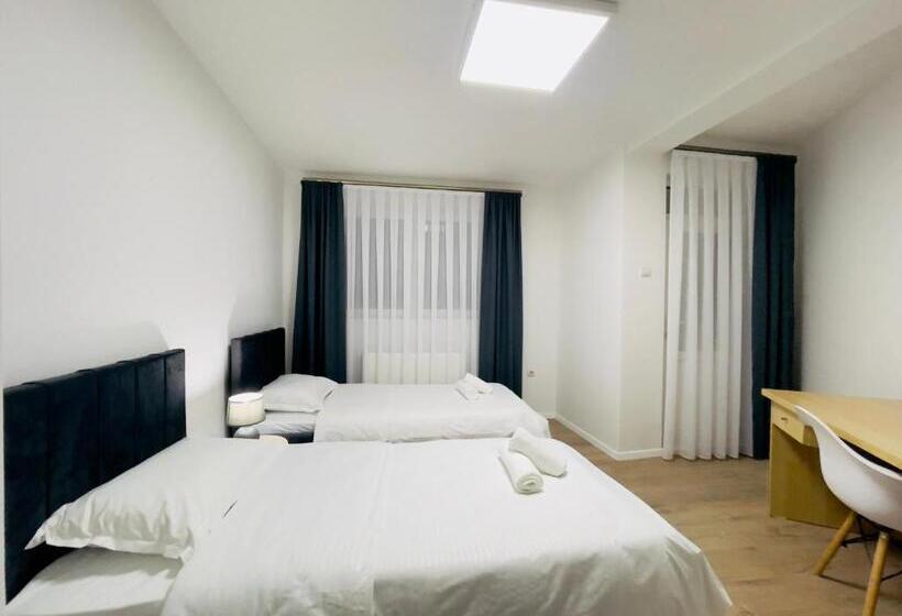 پانسیون Pristinanest