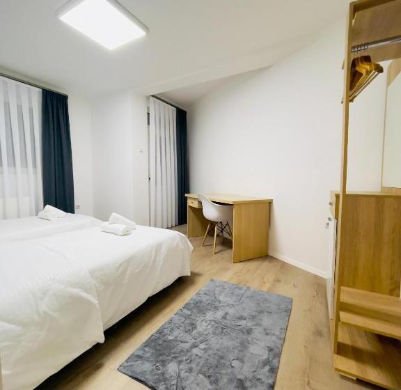 پانسیون Pristinanest